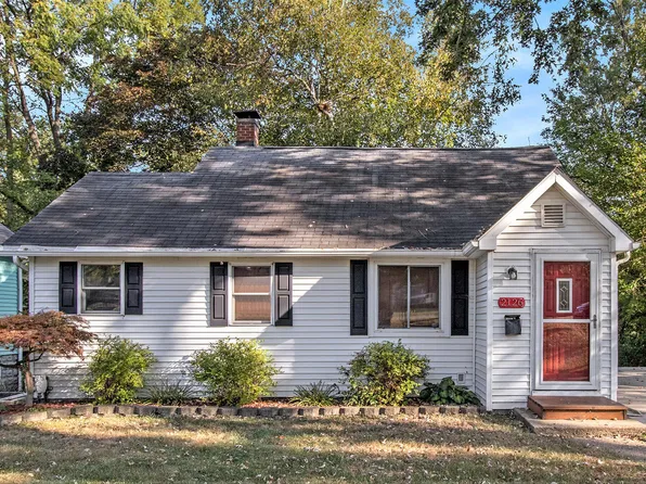 2126 Springmont Ave, Kalamazoo, MI 49008