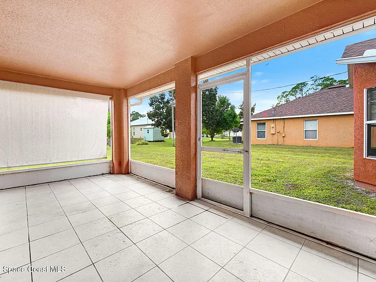 1416 Martinez St SE — Photo 24