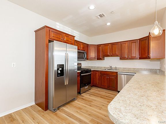 5th image of 11 Jacqueline Way