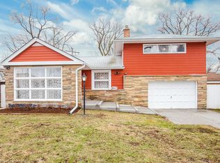 9517 S Meade Ave, Oak Lawn, IL 60453