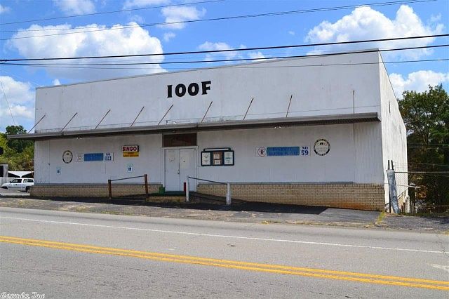 1st image of 123 N East St