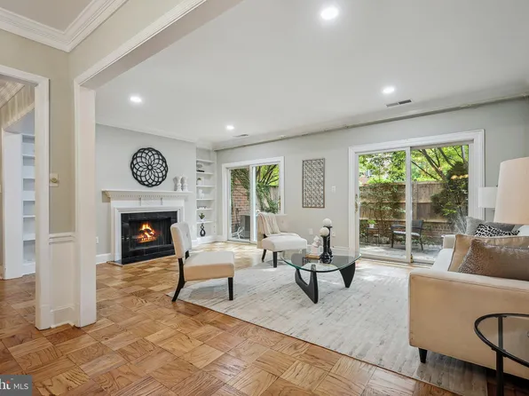 3297 Sutton Pl NW APT D, Washington, DC 20016