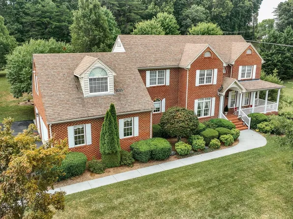 405 Mount Haven Dr, Forest, VA 24551