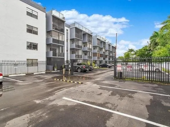 13500 NE 3rd Ct APT 221, North Miami, FL 33161