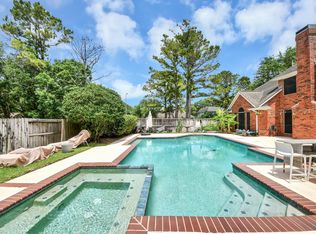 19702 Whitewind Dr, Houston, TX 77094