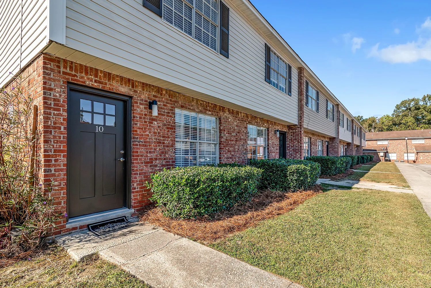 Summerville Apartments — Photo 1