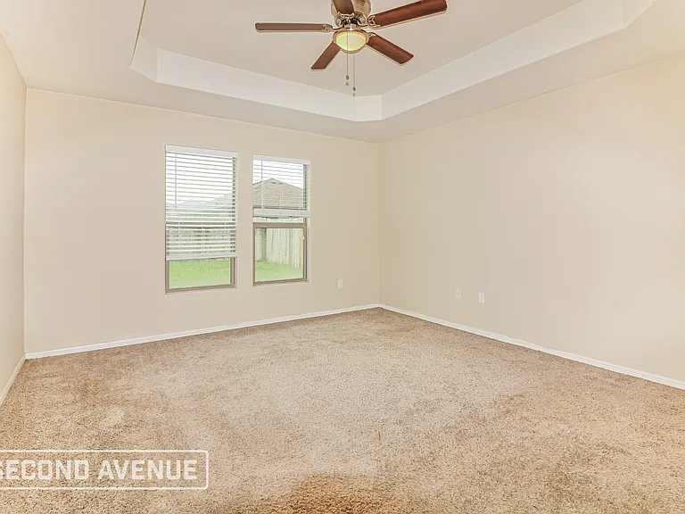 1037 Imperial St — Photo 10