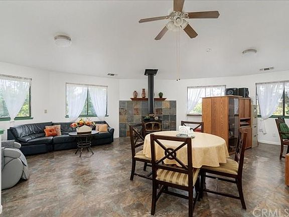 3rd image of 372 Laurel Ln
