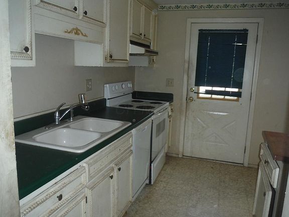 5th image of 3790 Aurelia Dr