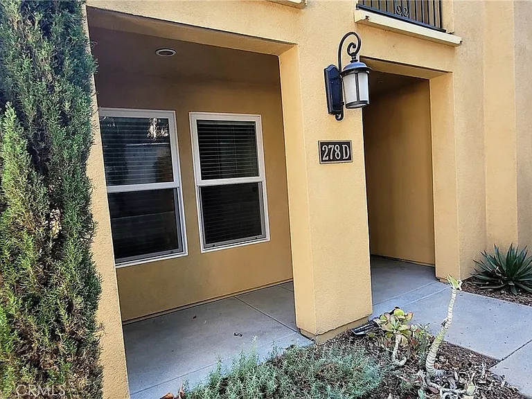 278 S Arroyo Dr #D — Photo 2