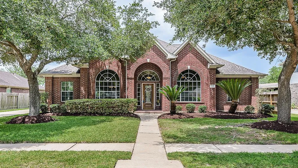 3 bed, 2.5 bath, 3004 sqft, $2,700 — Photo 1