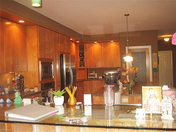 3rd image of 214 Palmer Cres