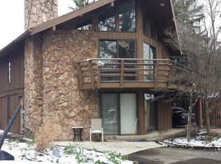 130 Parkview Dr, Hubbard, OH 44425