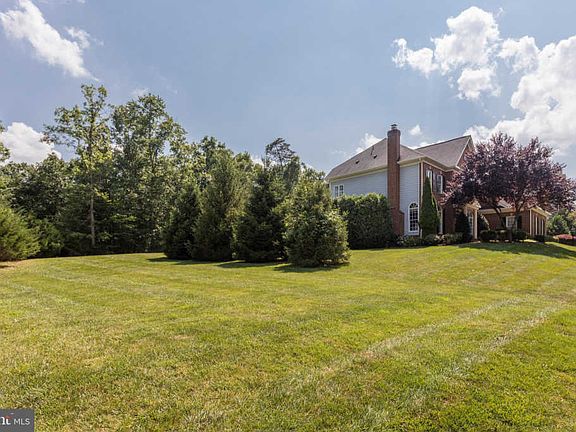 2nd image of 18724 Upper Meadow Dr