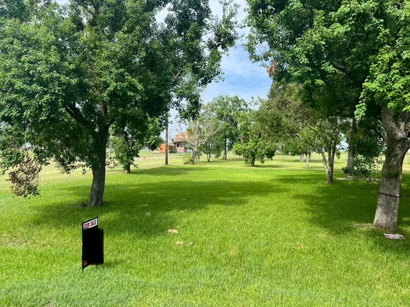 314 Jackson Dr, Oakland, TX 77514