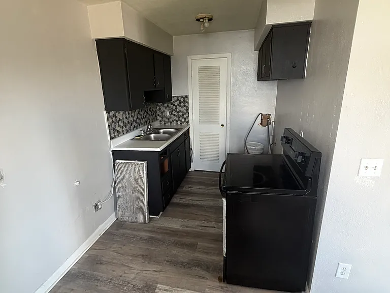 2628 Saint Charles Ave #2 — Photo 6