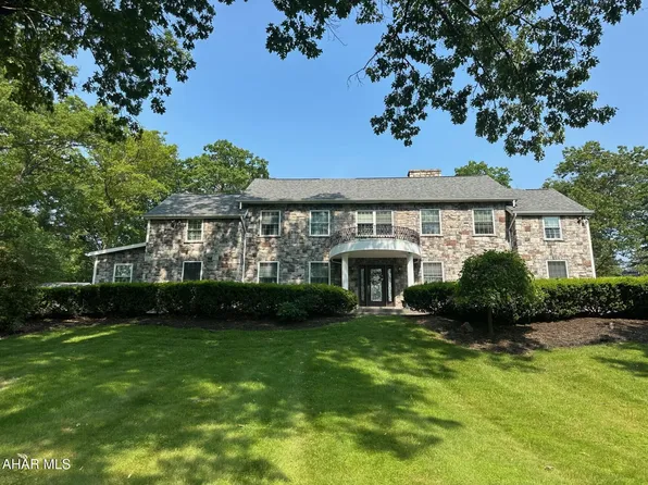 1605 S Logan Blvd, Hollidaysburg, PA 16648