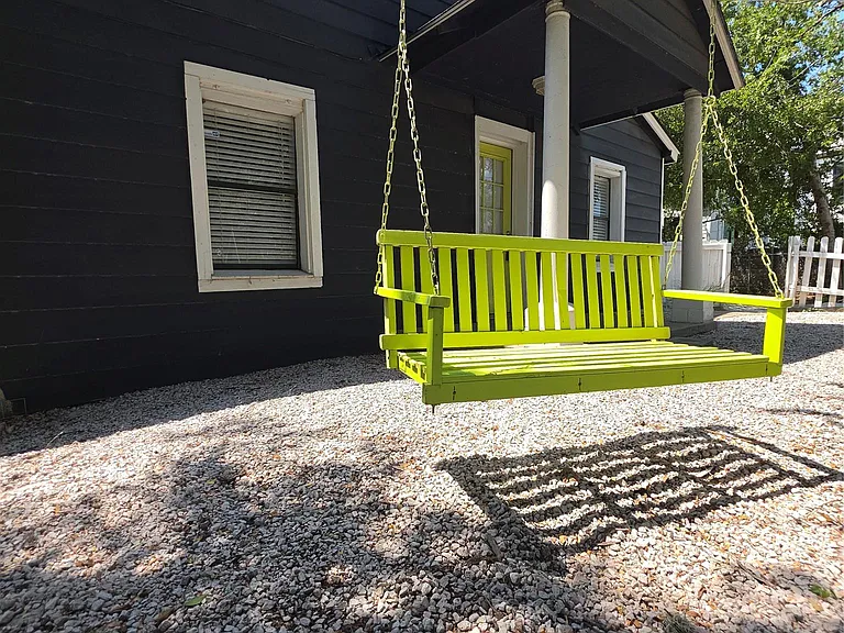 1166 Ridgeway Dr — Photo 2