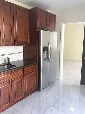 Rented by Premier Metro Realty Corp | media 6