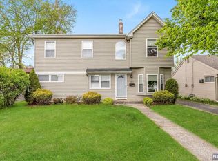 107 Greenwich Dr, Bergenfield, NJ 07621