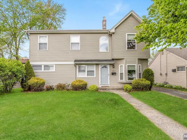 107 Greenwich Dr, Bergenfield, NJ 07621