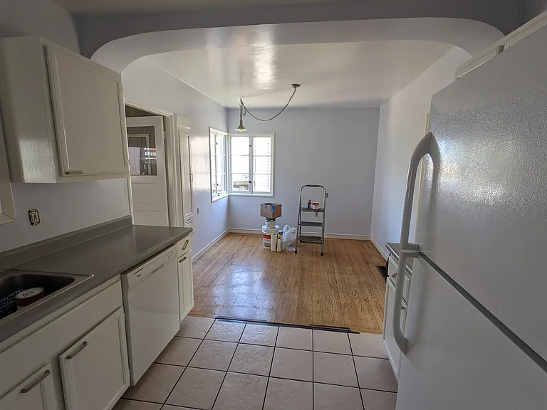 207 Benson Ave — Photo 8