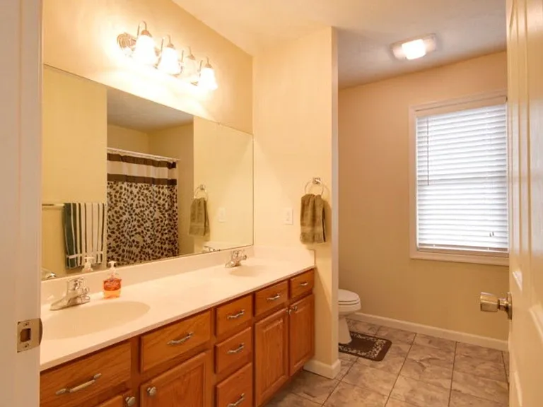 920 Confederacy Dr — Photo 6