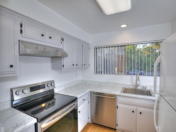 2nd image of 3733 Venitia Ln APT A