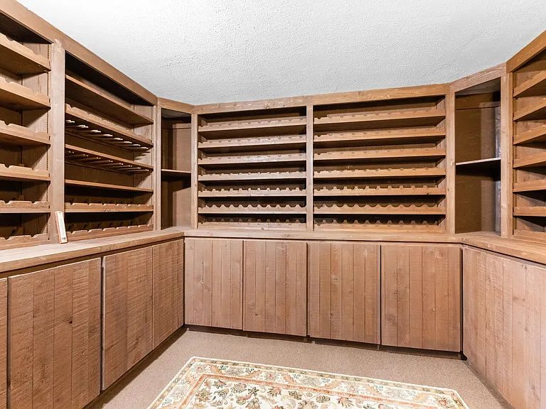 990 W Parkhill Dr — Photo 84