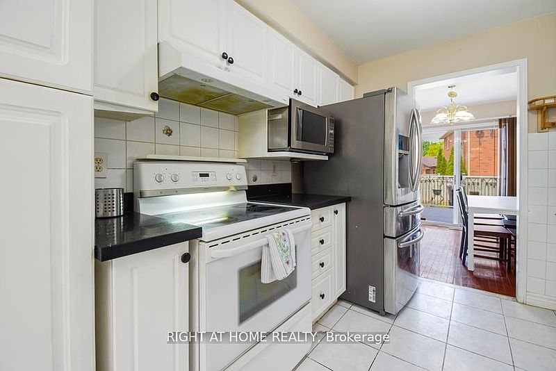 Brampton House for rent - 3 Bedrooms — photo 13