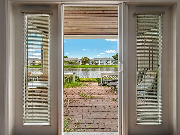 204 Pompano Dr SE #A — Photo 36