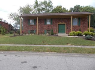 1112 Woodbourne Dr, New Albany, IN 47150