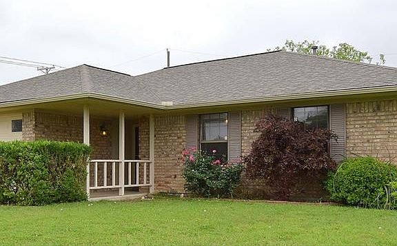 2nd image of 101 S Brook Dr