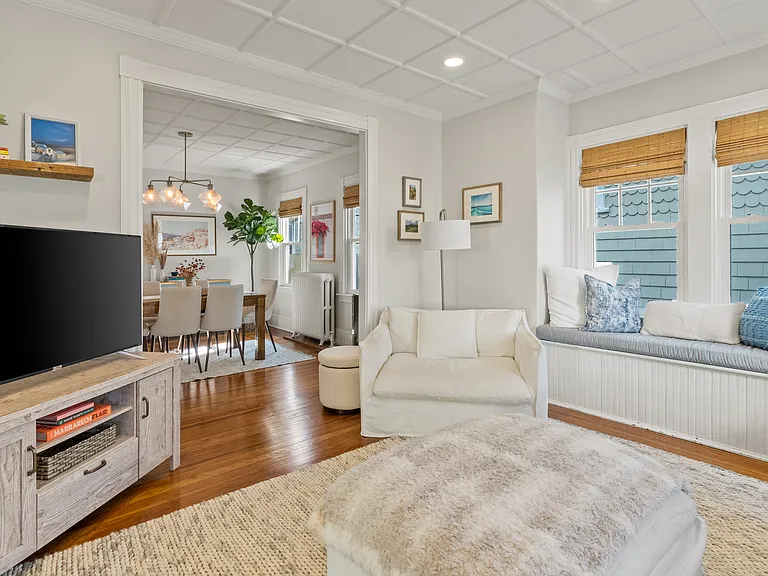 35 Hall Ave — Photo 4
