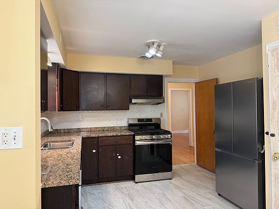 4th image of 5901 N Merrimac Ave