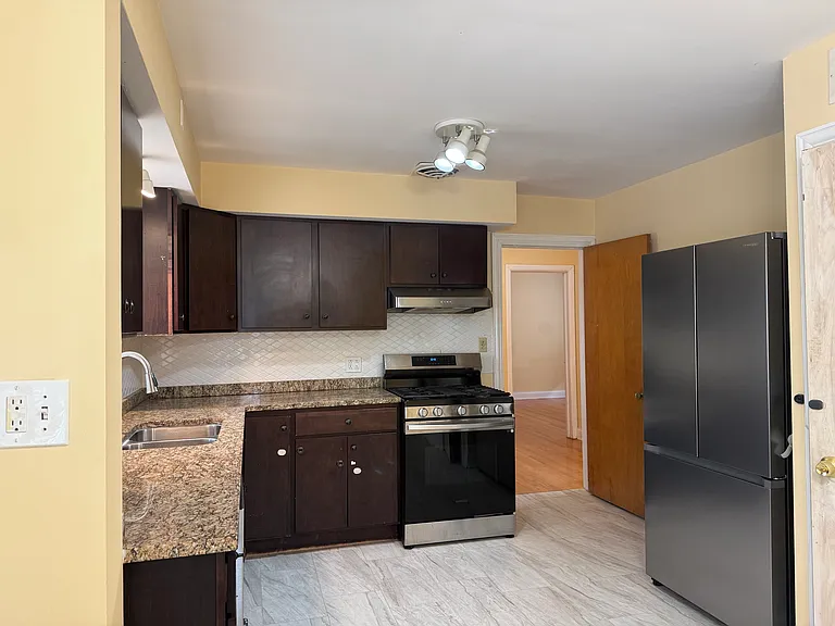 5901 N Merrimac Ave — Photo 4