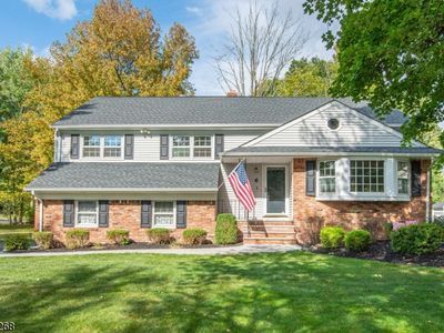 6 Pitcairn Dr, Roseland, NJ, 07068
