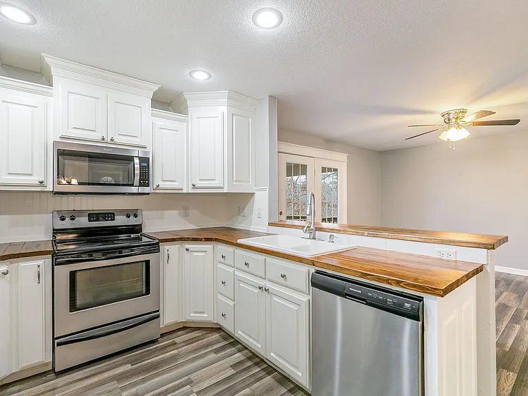 32 Kendal Dr — Photo 12