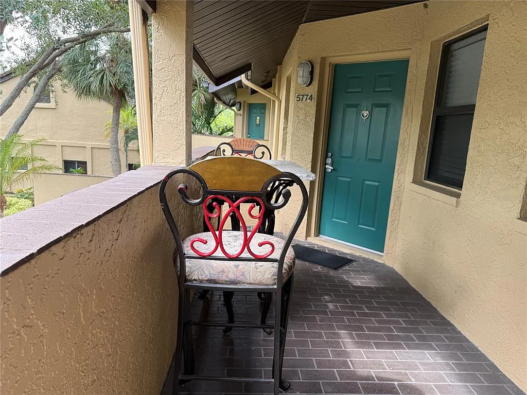 2 bed, 2.0 bath, 1156 sqft, $3,400 — Photo 3