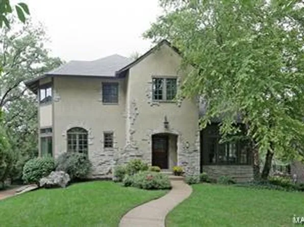 22 Crestwood Dr, Saint Louis, MO 63105