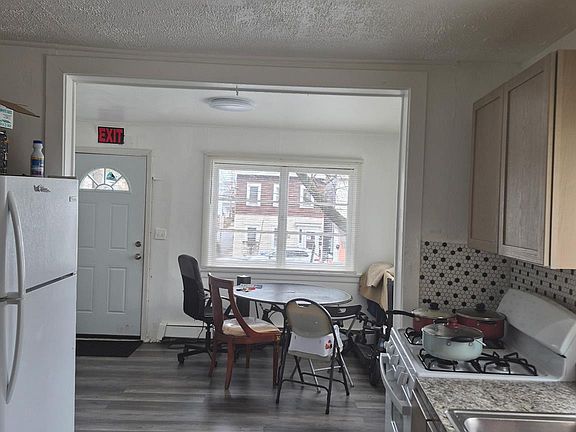 5th image of 85 Grove Street