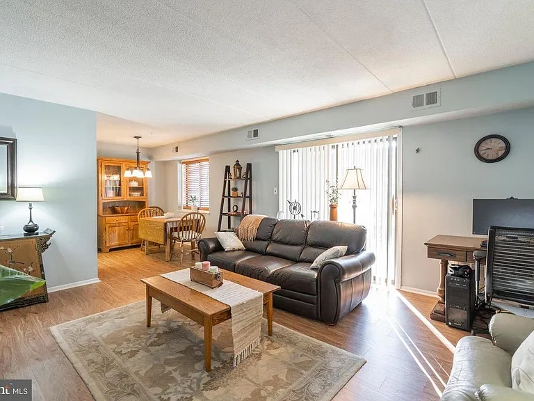 20 Dougherty Blvd #J3 — Photo 4