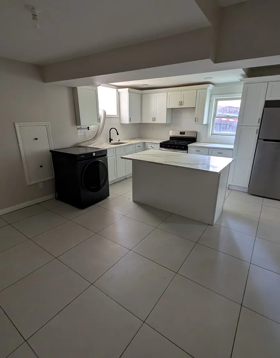 3 bed, 2488 sqft, $3,300 — Photo 1