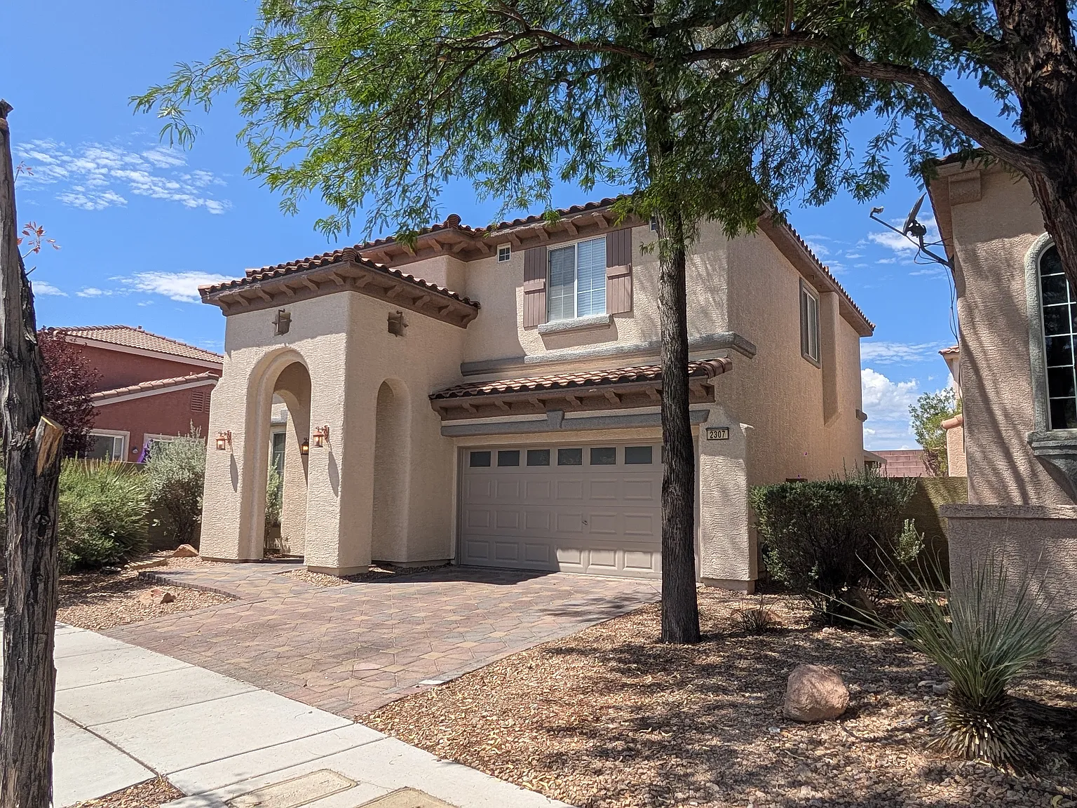 4 bed, 2.5 bath, 1840 sqft, $2,295 — Photo 2