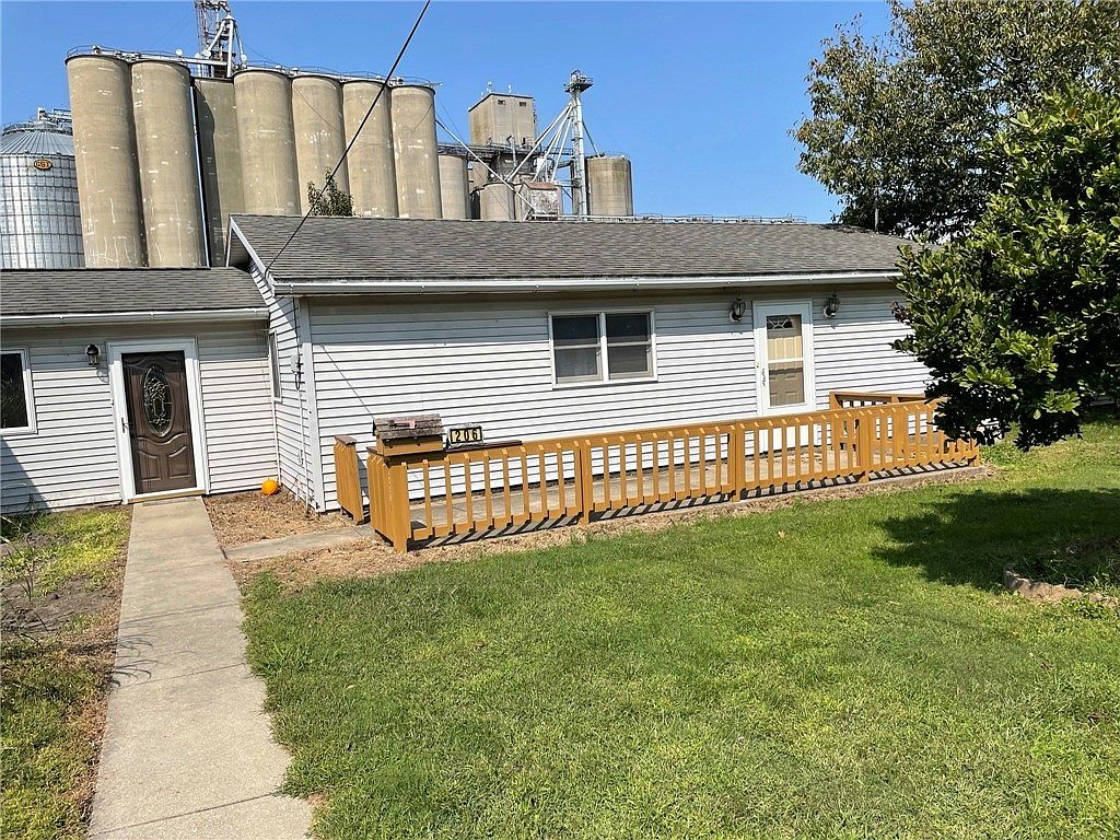 206 E North St, Assumption, IL 62510 Zillow
