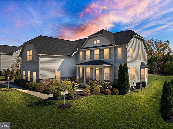 2nd image of 5043 Parkside Ct