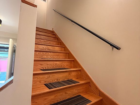 4th image of 1234 W Monroe St Unit 7