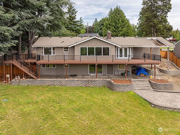New exterior paint and no HOA.>