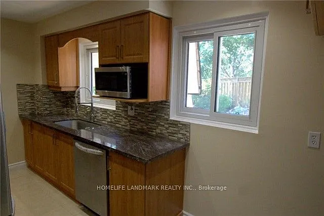 102 Beaverbrook Ct — Photo 10
