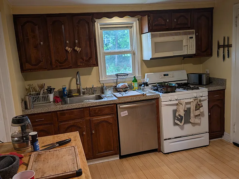 239 New York Ave — Photo 4